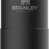 Stanley Classic Trigger-Action Travel -termosmuki, 0,47 L, Mattamusta -Hurtta myymälä stanley classic trigger action travel mug 0 47l matte black 0